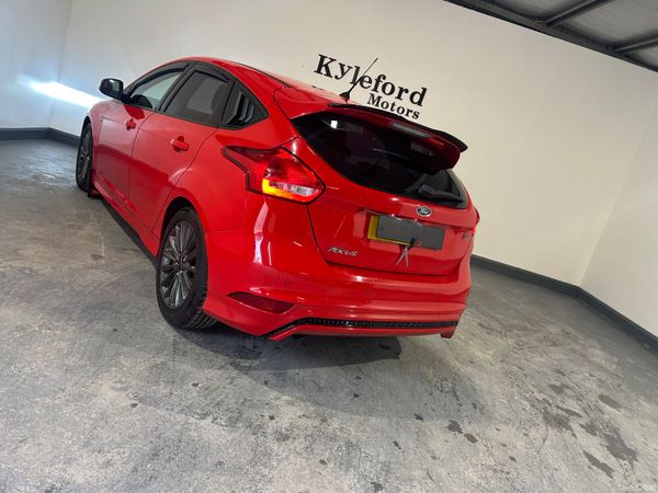 Ford Focus 2017 382741559