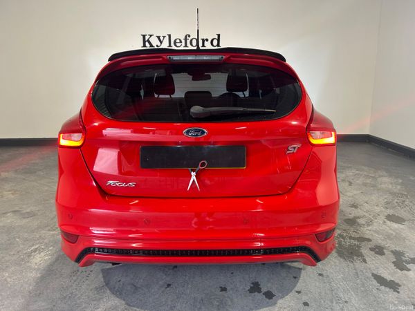 Ford Focus 2017 382741565