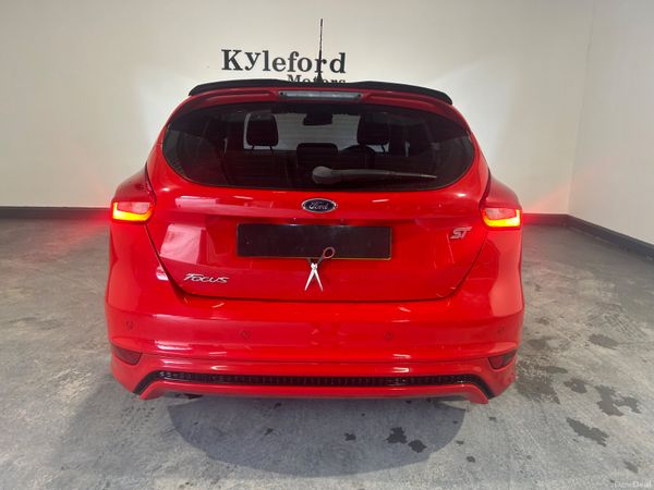 Ford Focus 2017 382741567