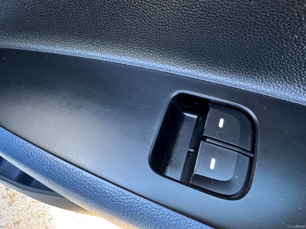 Hyundai i10 2019 *** REDUCED FOR STRAIGHT DEAL *** 382764673