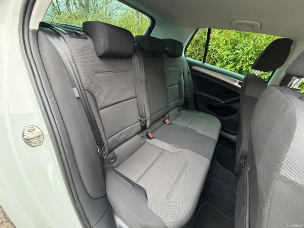 2016 Volkswagen Golf Auto Highline Low km 382769589