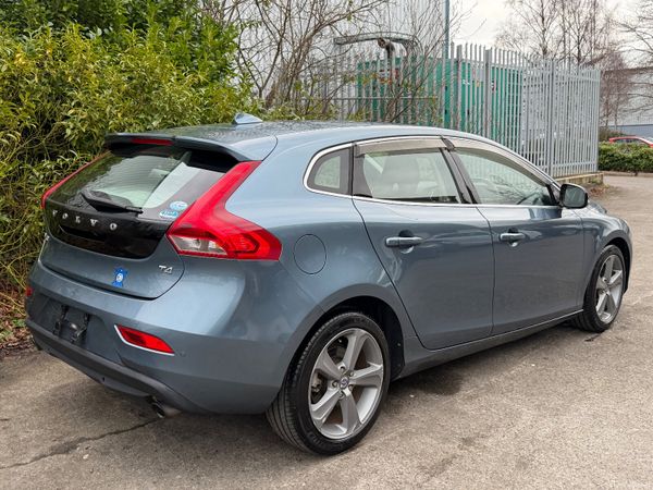 Volvo V40 T4 SE Automatic Leather Low km 382770567