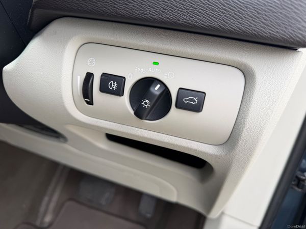 Volvo V40 T4 SE Automatic Leather Low km 382770579