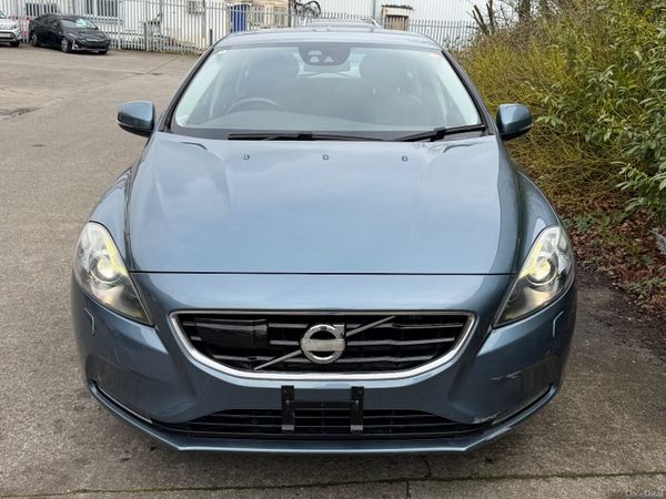 Volvo V40 T4 SE Automatic Leather Low km 382770583