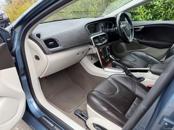 Volvo V40 T4 SE Automatic Leather Low km 382770609