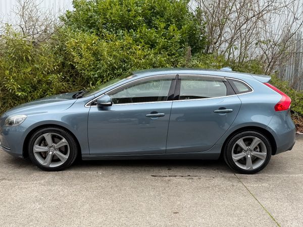 Volvo V40 T4 SE Automatic Leather Low km 382770611