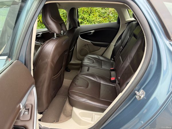 Volvo V40 T4 SE Automatic Leather Low km 382770617