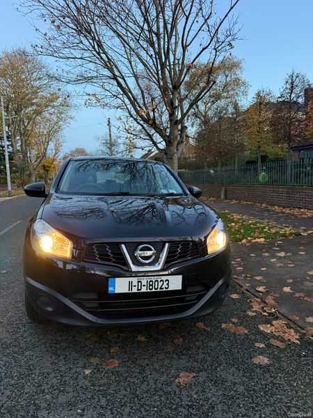 New: NCT.  Car Play screen. 4K Reverse Camera 382773615