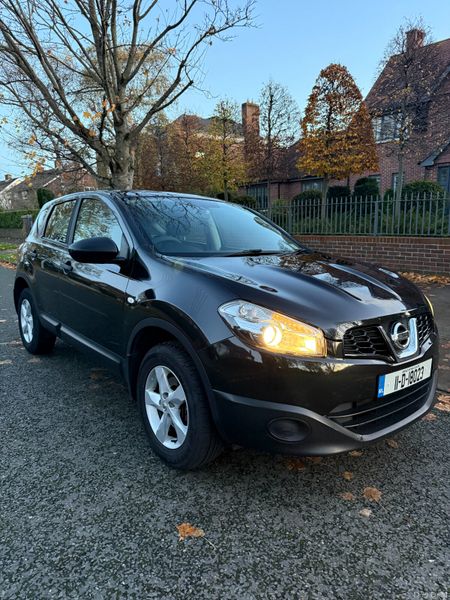 New: NCT.  Car Play screen. 4K Reverse Camera 382773623