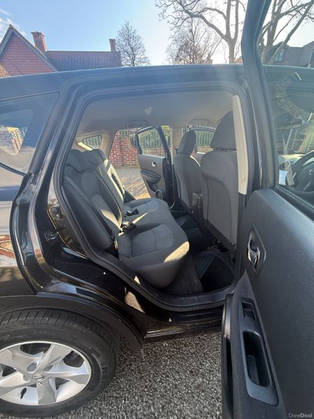 New: NCT.  Car Play screen. 4K Reverse Camera 382775793