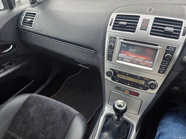 Toyota Avensis 2015 382776483