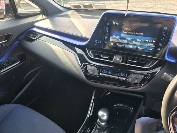 Toyota C-HR 2018 382776989