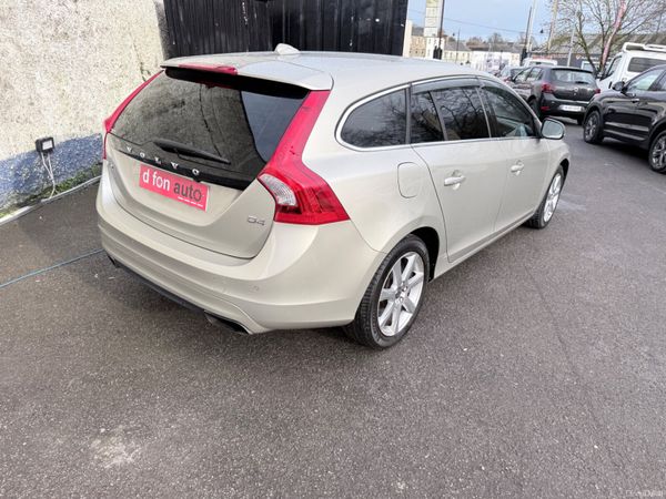 Volvo V60 2.0D SE LUX AUTO Low KMs 382795201