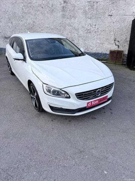 Volvo V60 2.0D SE LUX AUTO LOW KMS 382797263