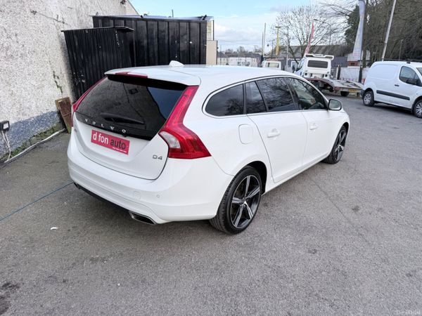 Volvo V60 2.0D SE LUX AUTO LOW KMS 382797273