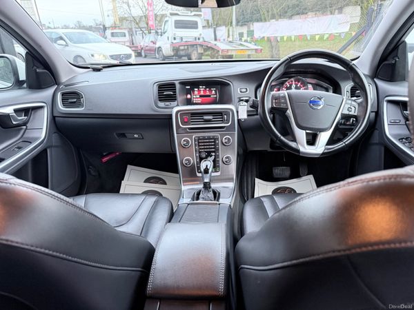 Volvo V60 2.0 Petrol SE LUX AUTO LOW KMS 382798973