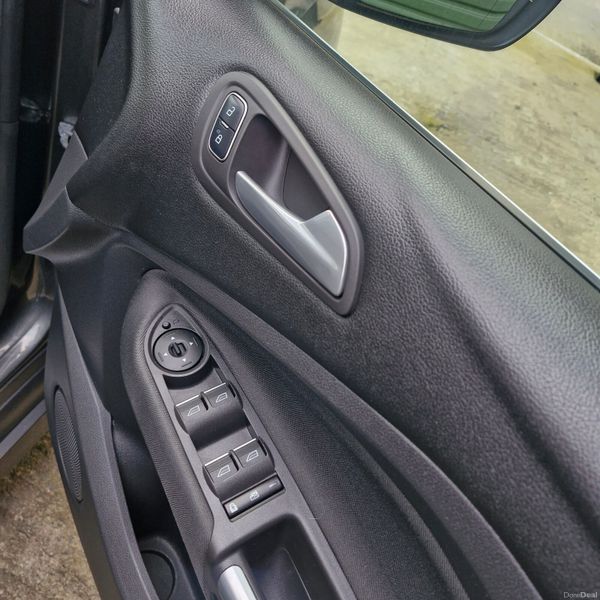 Ford C-Max 2018 382731853