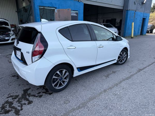 2016 Toyota Aqua Hybrid Automatic Modelisa 382844245