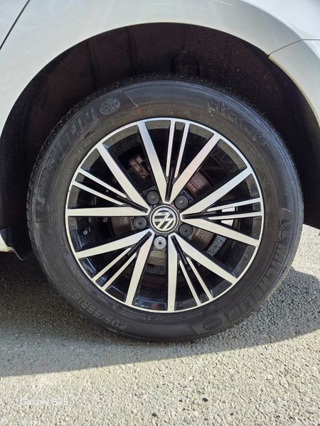 Volkswagen Golf 2017 382887953