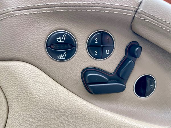 Mercedes-Benz SL-Class 382824611