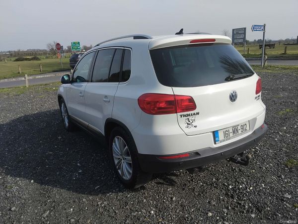 Volkswagen Tiguan 2016 382946145