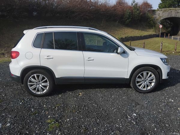 Volkswagen Tiguan 2016 382946165