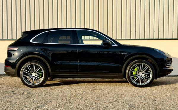 2020 Porsche Cayenne Plug-in Hybrid 462 BHP 382954455