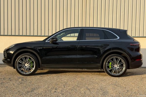 2020 Porsche Cayenne Plug-in Hybrid 462 BHP 382954411