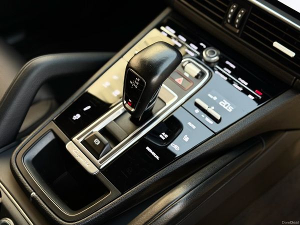 2020 Porsche Cayenne Plug-in Hybrid 462 BHP 382954423