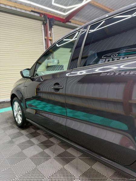 Volkswagen Polo 2015 - Lounge spec + Automatic! 382962551