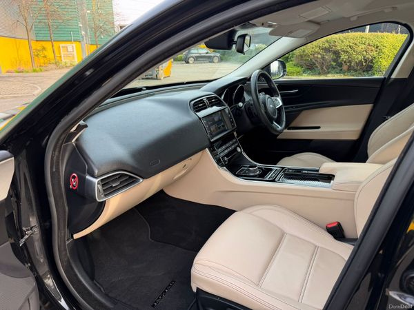 Jaguar XE 2.0 D Prestige Automatic 382966205