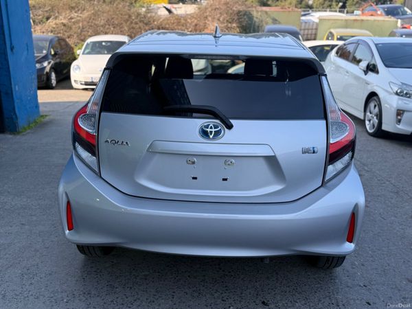 2020 Toyota Aqua Hybrid Automatic 382983375