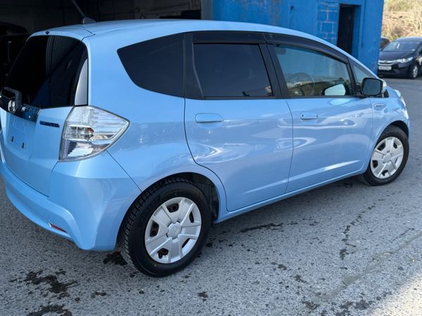 2012 Honda Fit Hybrid Auto/ Luxury trim 382996559