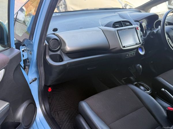 2012 Honda Fit Hybrid Auto/ Luxury trim 382996843