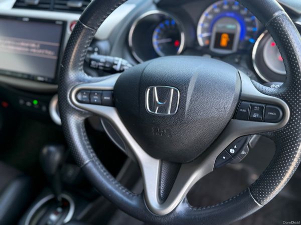 2012 Honda Fit Hybrid Auto/ Luxury trim 382996813