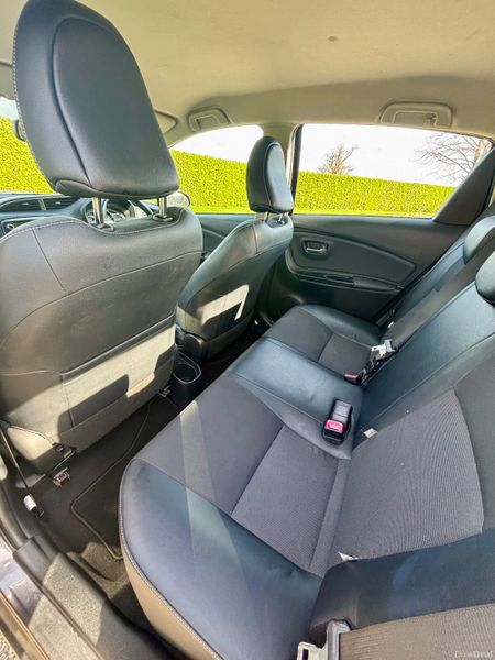 152 Toyota Yaris 1.3 Petrol Manual Great Spec 382923973