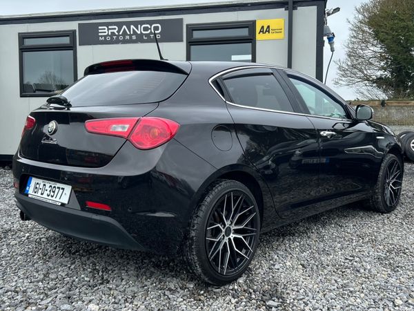 Alfa Romeo Giulietta Distinctive 2016 382931275