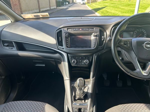 Opel Zafira 2017 (NCT 07/27) 382936205