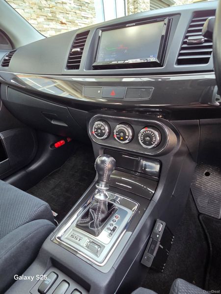 2010 mitisbishi EVO 10 382937605