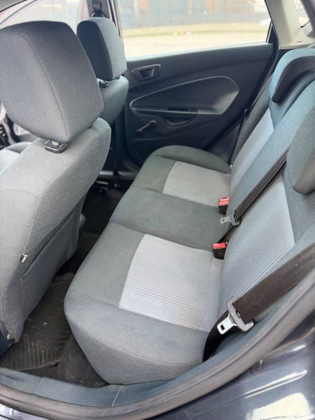 Ford Fiesta 2010 Low KM new NCT 383076029