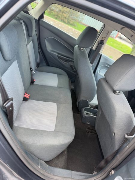 Ford Fiesta 2010 Low KM new NCT 383076031