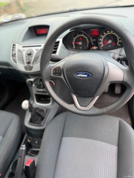 Ford Fiesta 2010 Low KM new NCT 383076033