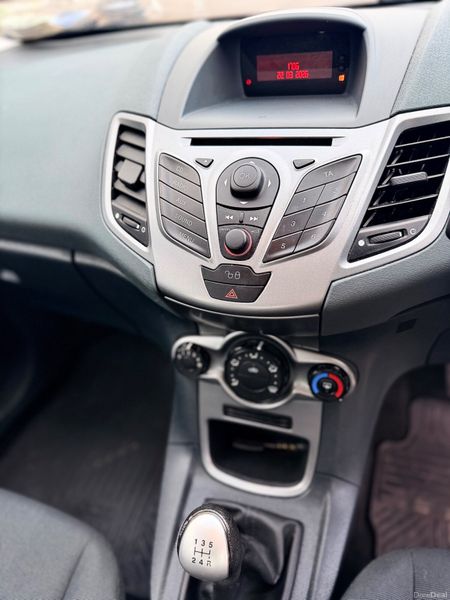 Ford Fiesta 2010 Low KM new NCT 383076037