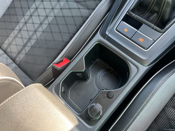 2020 (202) Volkswagen Golf R Line 1.5 TSI 383098211