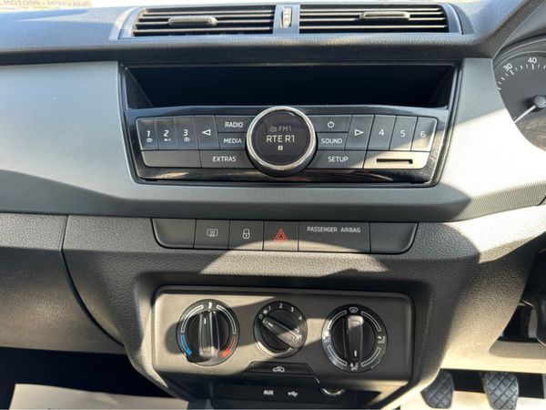 Skoda Fabia ACTIVE 1.0 MPI 60HP 4DR 383005269