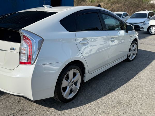 2015 Toyota Prius Hybrid G Spec Automatic 383014017