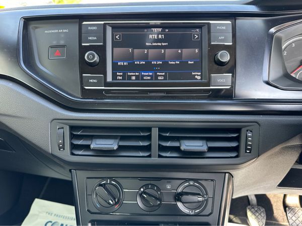 Volkswagen Polo LOW MILEAGE TRENDLINE 1.0 MANUAL 5 383021225