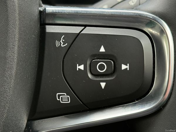 Stunning 231 Volvo XC40 PHEV! 383039429