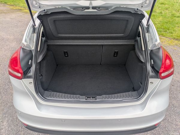 FORD FOCUS ZETEC 2016 NCT & TAX 383161129