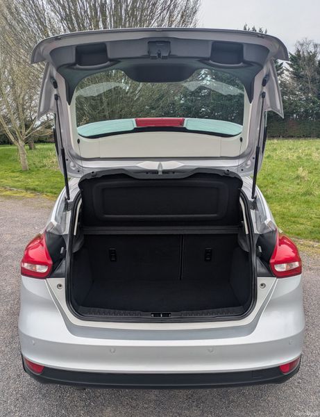 FORD FOCUS ZETEC 2016 NCT & TAX 383161133